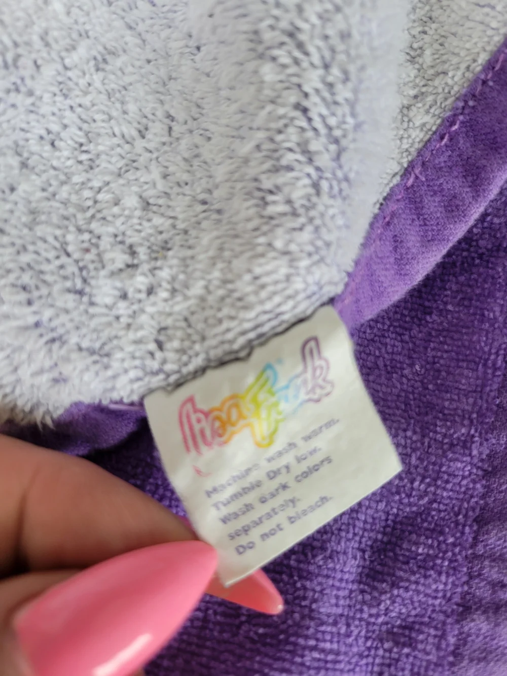 Vintage LISA FRANK Colorful Purple MAX SPLASH Dolphin & Penguin prin Swim Towel